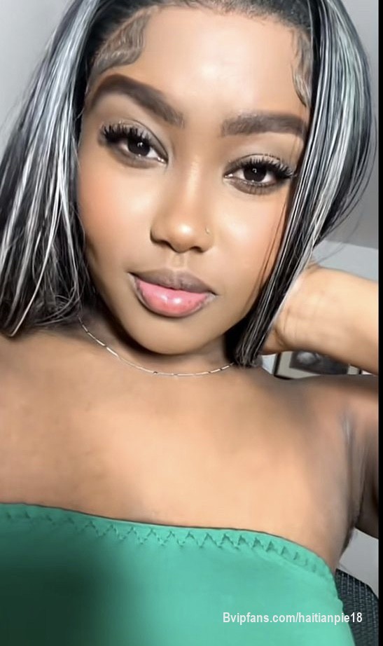 NUDE MAMA