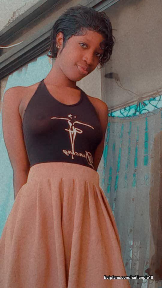 DJOULIE LAROCHE